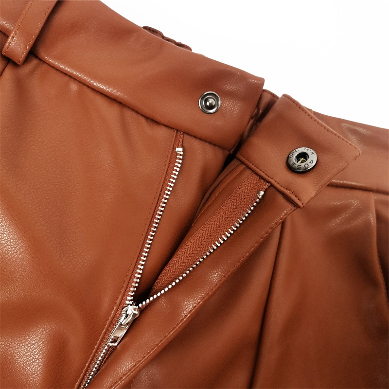 Leather skinny pants in brown