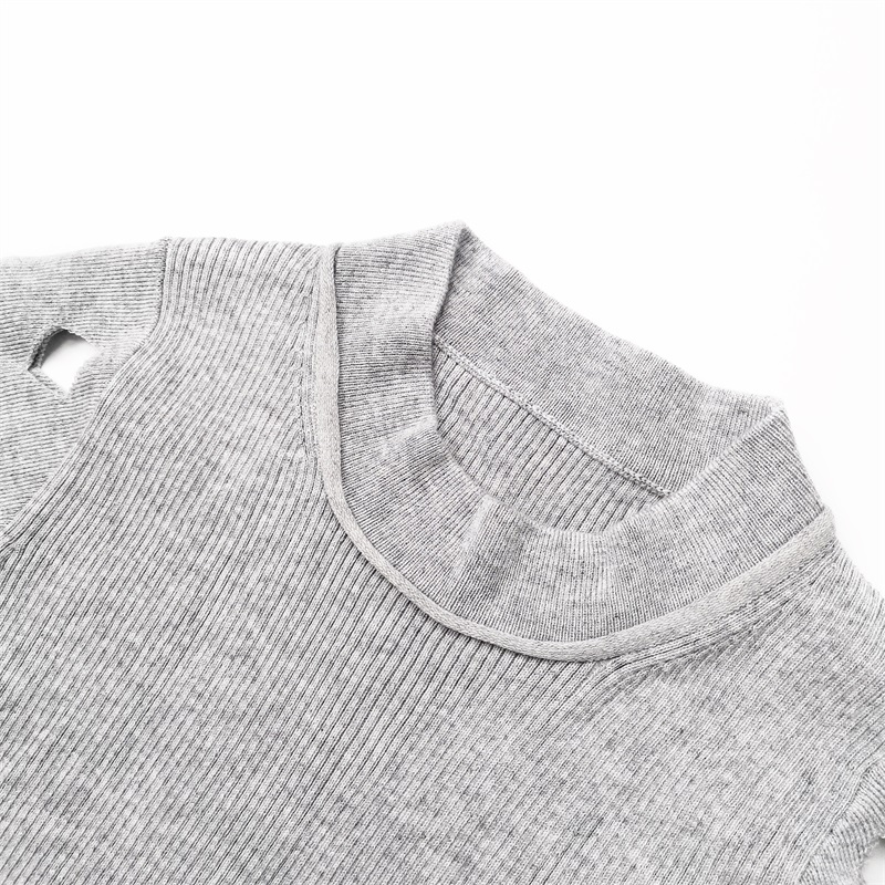 Grey long sleeves pullover sweater